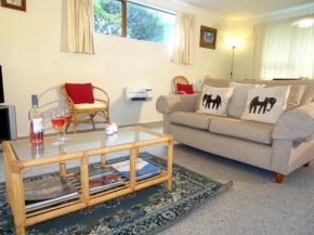 Smokebush Cottage - Holiday Home Exclusively Yours, Turangi